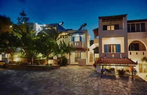 Gavrio Apartment | Studio Apartment 'Irene 1 Deluxe Double 1' with Sea View, Wi-Fi and Air Conditioning