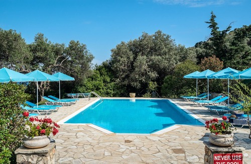 Kateleios Apartment | Studio Apartment "Anemona 6" with Shared Pool & Wi-Fi