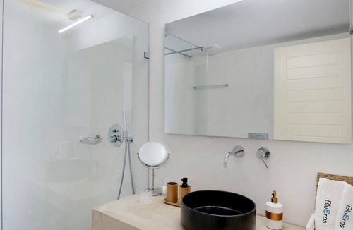 Syros House | Studio Apartment "Blueros - Grey Suite" with Sea View, Private Pool & Wi-Fi