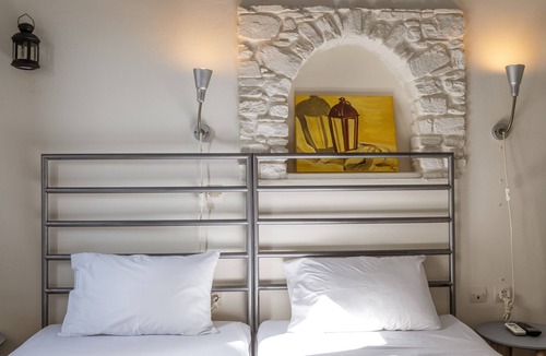 Tinos Town House | Studio Apartment 'En Tino 2' with Shared Terrace, Wi-Fi and Air Conditioning