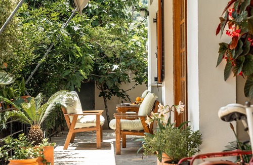 Kateleios Apartment | Studio Apartment 'Makis Family' with Private Terrace, Wi-Fi and Air Conditioning