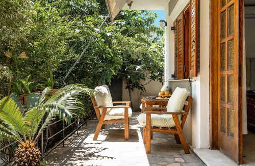 Kateleios Apartment | Studio Apartment 'Makis Family' with Private Terrace, Wi-Fi and Air Conditioning