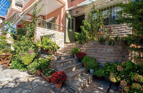Kalamitsi Apartment | Studio Apartment 'Nontas Home 22' with Sea View, Wi-Fi and Air Conditioning