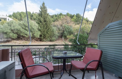 Kalamitsi Apartment | Studio Apartment 'Nontas Home 25' with Mountain View, Wi-Fi and Air Conditioning