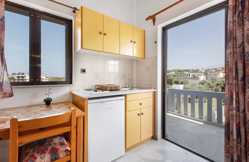 Agia Marina Apartment | Studio Apartment 'Popi 2 Adults' with Mountain View, Wi-Fi and Air Conditioning