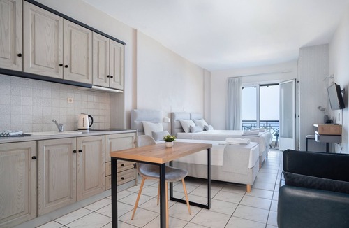 Agios Nikitas Apartment | Studio Apartment 'Sunset Triple 1' with Sea View, Wi-Fi and Air Conditioning