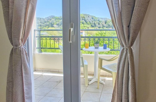 Sidari Apartment | Studio Apartment 'Vintage Resort 22' with Mountain View, Wi-Fi and Air Conditioning