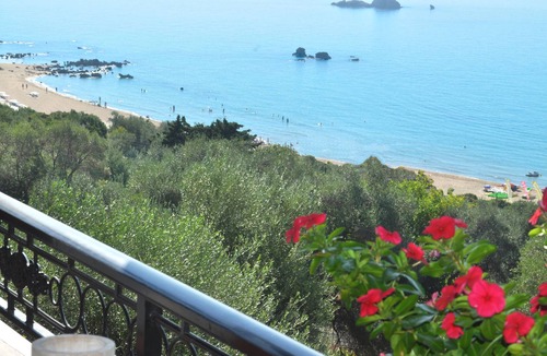 Parelia Apartment | Studio Apartments with sea view and pool - Pelekas Beach Corfu
