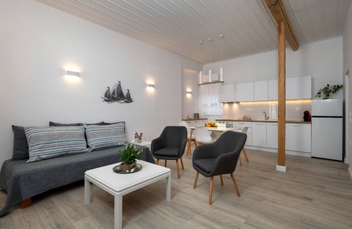Agni Apartment | Studio with breathtaking views of the sea