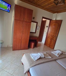 Potos Hotel | studios ELENA