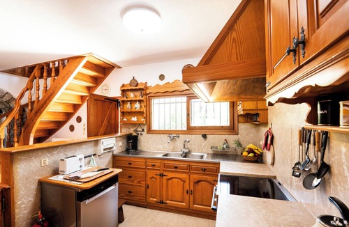 Platistomo Villa | Stunning 3 stories Villa & Bungalow by the sea!