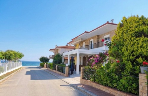Kalivia Poliyirou House | Stunning Sea View 2BR Home: Family & Pet-Friendly in Kalyves