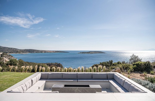 Marathi Villa | Stunning sea views, heated pool, fire pit, child pool: by etouri