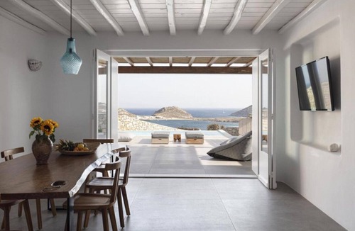 Kalafatis Villa | Stunning view villa, 2 minutes walk to sandy beach!