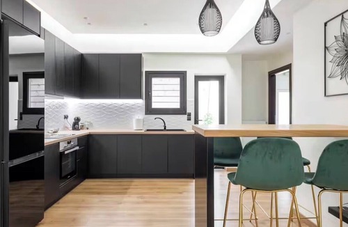 Kinosargous Apartment | Stylish 2BR Retreat Near Acropolis of Athens
