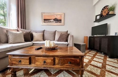 Chaidari Apartment | Stylish Stay for 3 - Haidari, Athens by ΜΡS