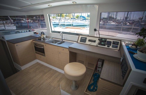 Keramoti Boat Rental | Sun-Kissed Sailing Adventure in Egeo Norte - Islas Griegas