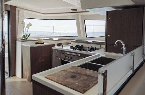 Tourlos Boat Rental | Sun-Kissed Sailing Adventure in Islas Cícladas, Mykonos