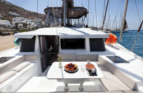 Tourlos Boat Rental | Sun-Kissed Sailing Adventure in Islas Cícladas, Mykonos
