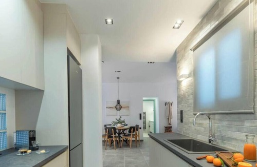 Kallithea Apartment | Sunlit Balcony | Family APT | Whirpool & Netflix