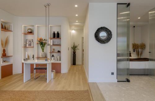 Athens City Centre Apartment | Sunny Central Retreat with Private Plunge Pool