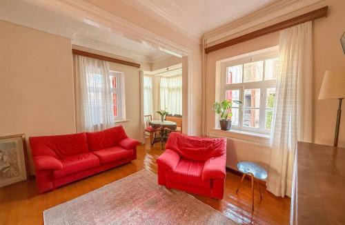 Plomari House | Sunny House with Large Terrace in Plomari