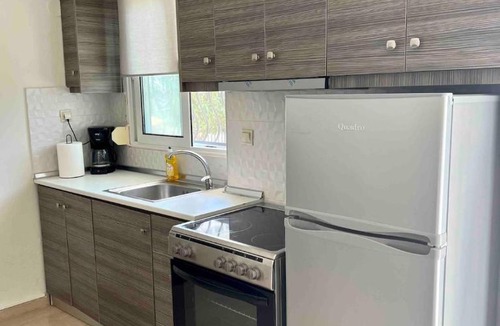 Stavroupoli Apartment | Sunny studio-Thessaloniki Oikies Olga