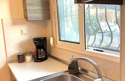 Stavroupoli Apartment | Sunny studio-Thessaloniki Oikies Olga