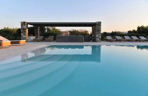 Paros House | Sunray Pounta Paros Beachfront Villa near Kitesurf