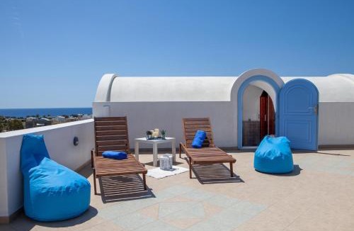Perivolos Apartment | Sunrise Apartment Santorini