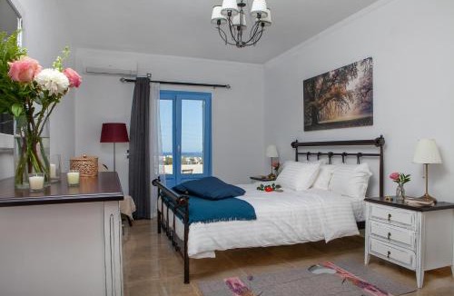 Perivolos Apartment | Sunrise Apartment Santorini