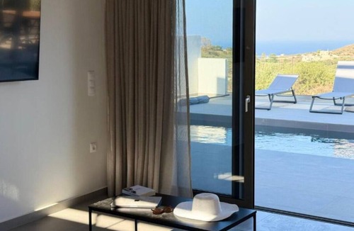 Megala Chorafia House | Sunrise Village Aptera Private Pool Villa I