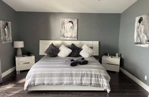 West Lake Bed & Breakfast | Sunset Escape On Westlake. This B&B offers 2 suites that are rented separately.