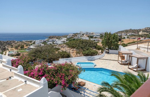 Menetai Apartment | Superior Top Floor Sea View Room with Private Balcony and Shared Pool