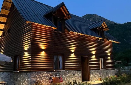 Theth House | Te Sofra
