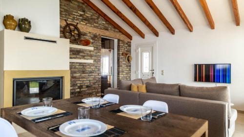 Lefkimmi House | Terracotta beach house