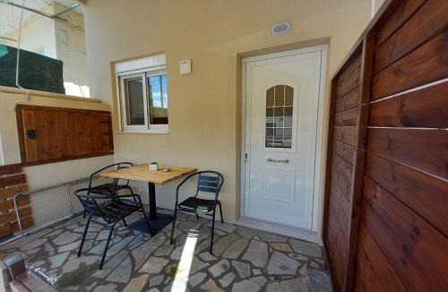 Paralia Vergas House | THALASSA ALMYROS APARTMENTS