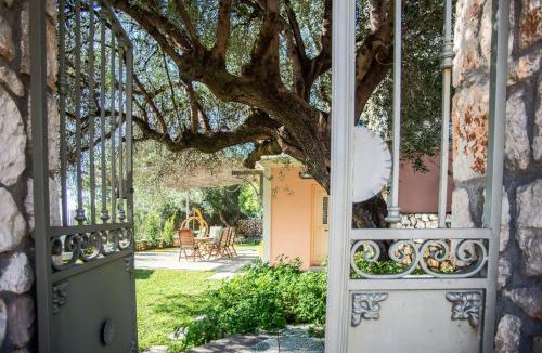 Leivathos Villa | The Cerulean Villa - The Concord Of Blue And Green