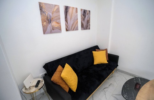 Goudi Apartment | The Little Yard Downstairs Apt Goudi by ΜΡS