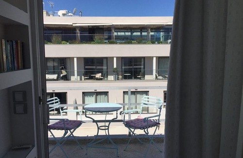 Plaka Apartment | THE MOST BEAUTIFUL VIEW OF ATHENS