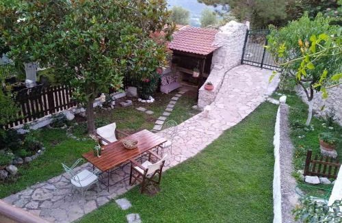 Paramythia House | The old stone house