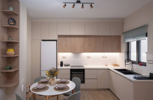 Palaio Faliro Apartment | The One With The Lemon Tree - 15' walk to the beach