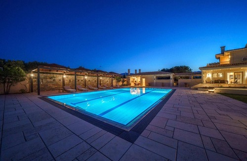 Malevizi Villa | The Villa Rallou Experience