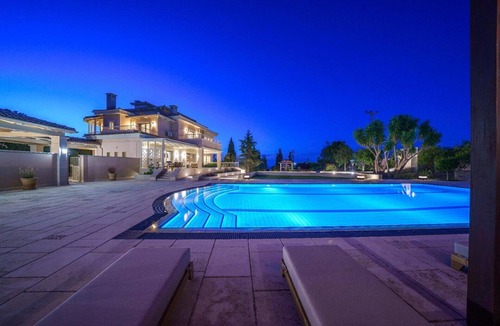 Malevizi Villa | The Villa Rallou Experience