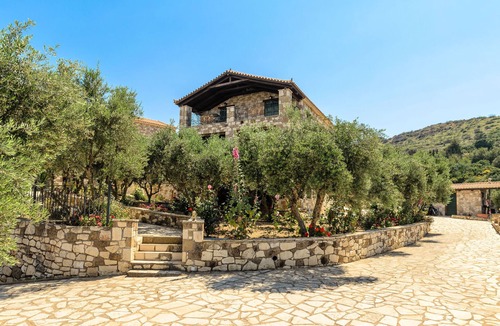 Vasilikos Apartment | Three-Bedroom Apartment