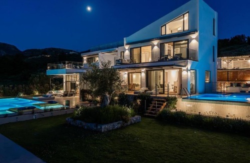Kalamitsi Villa | Three-Bedroom Villa