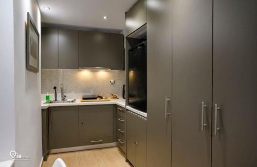 Plaka Apartment | Titanic - Deluxe Athenian Studio in Plaka