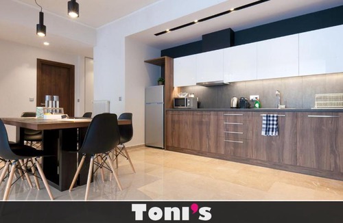 Mousio Apartment | TONI'S Grande Home next to A.Museum