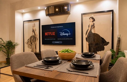 Amarousion Apartment | Top Floor Apartment near The Mall Athens - Private Parking