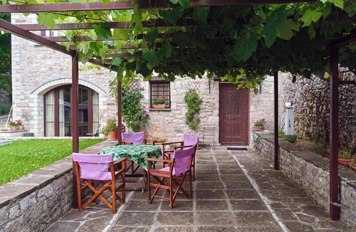 Asprangeloi House | Traditional 2 bedroom stone house in a delightful Zagori village